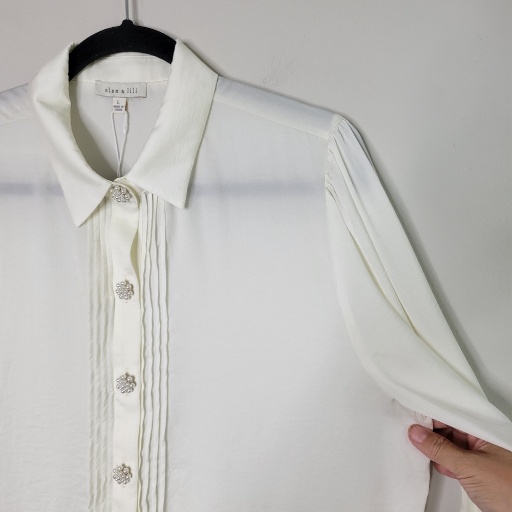 Alex & Lili Satin Blouse - Picture 3 of 8